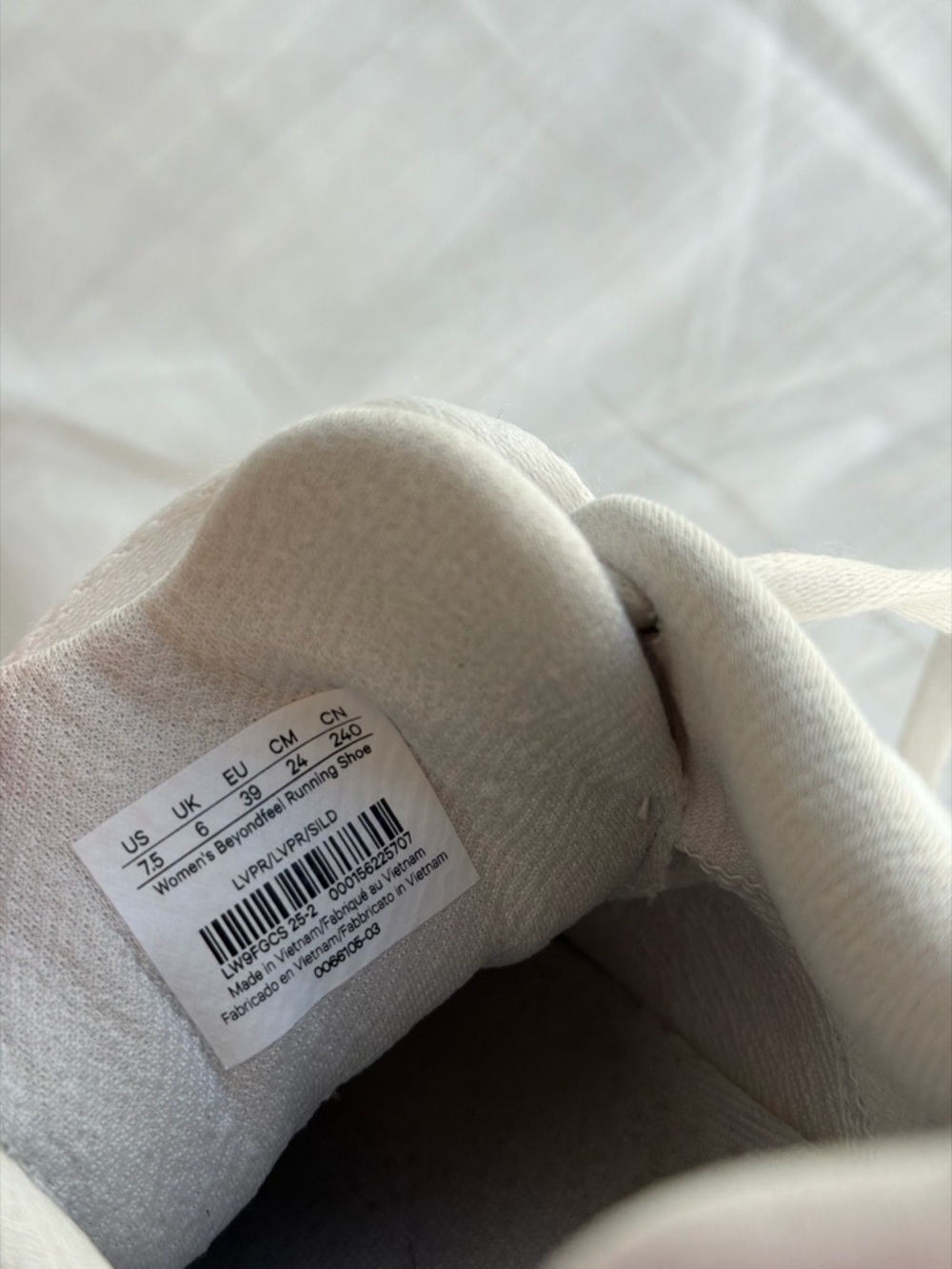 LULULEMON Beyondfeel sneakers Women’s White Athletic Sneakers-Lightweight Cofort - Picture 9 of 10